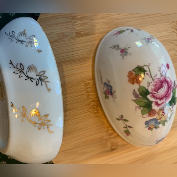 Porcelain Egg trinket box - Picture 7 of 10